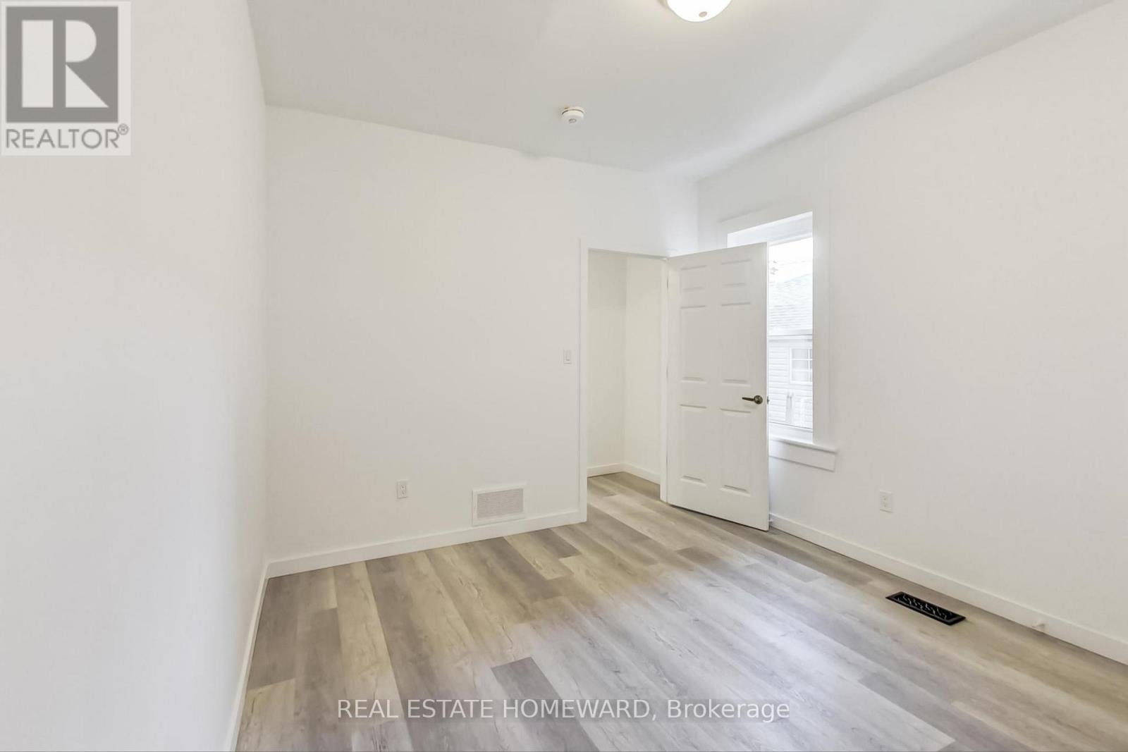 91 WATER STREET S - 9