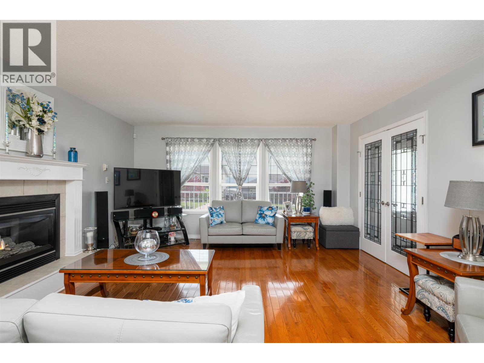 6879 WESTMOUNT DRIVE - 11