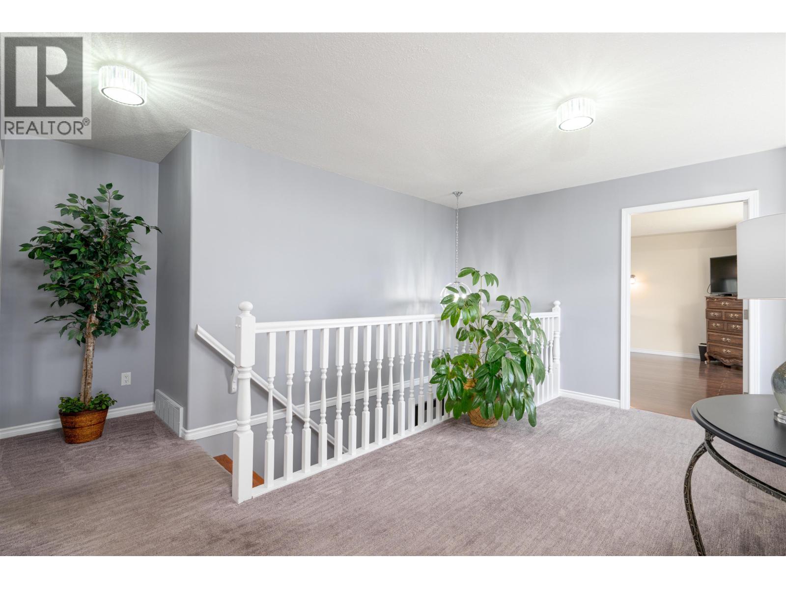 6879 WESTMOUNT DRIVE - 25