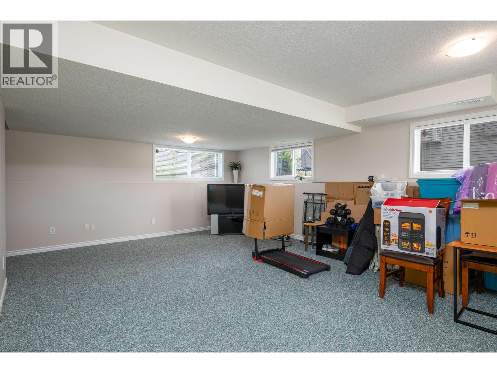 6879 WESTMOUNT DRIVE - 32