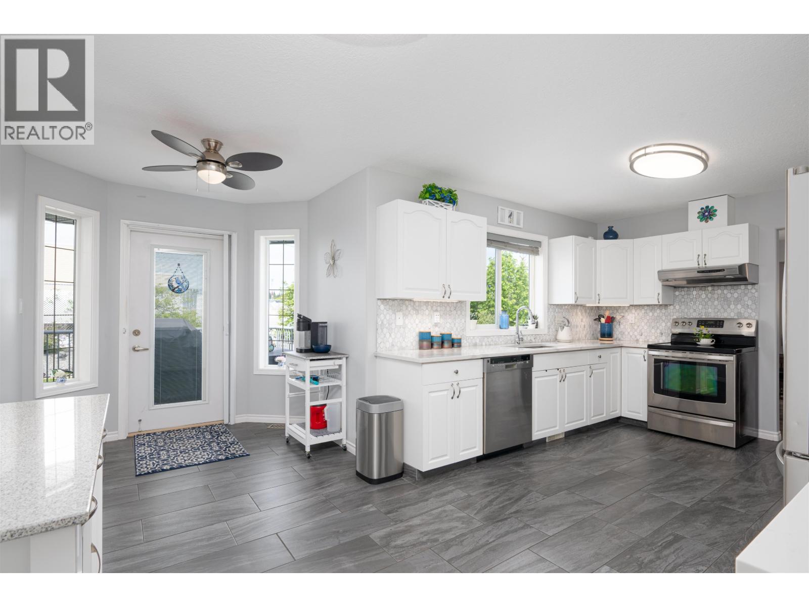 6879 WESTMOUNT DRIVE - 7