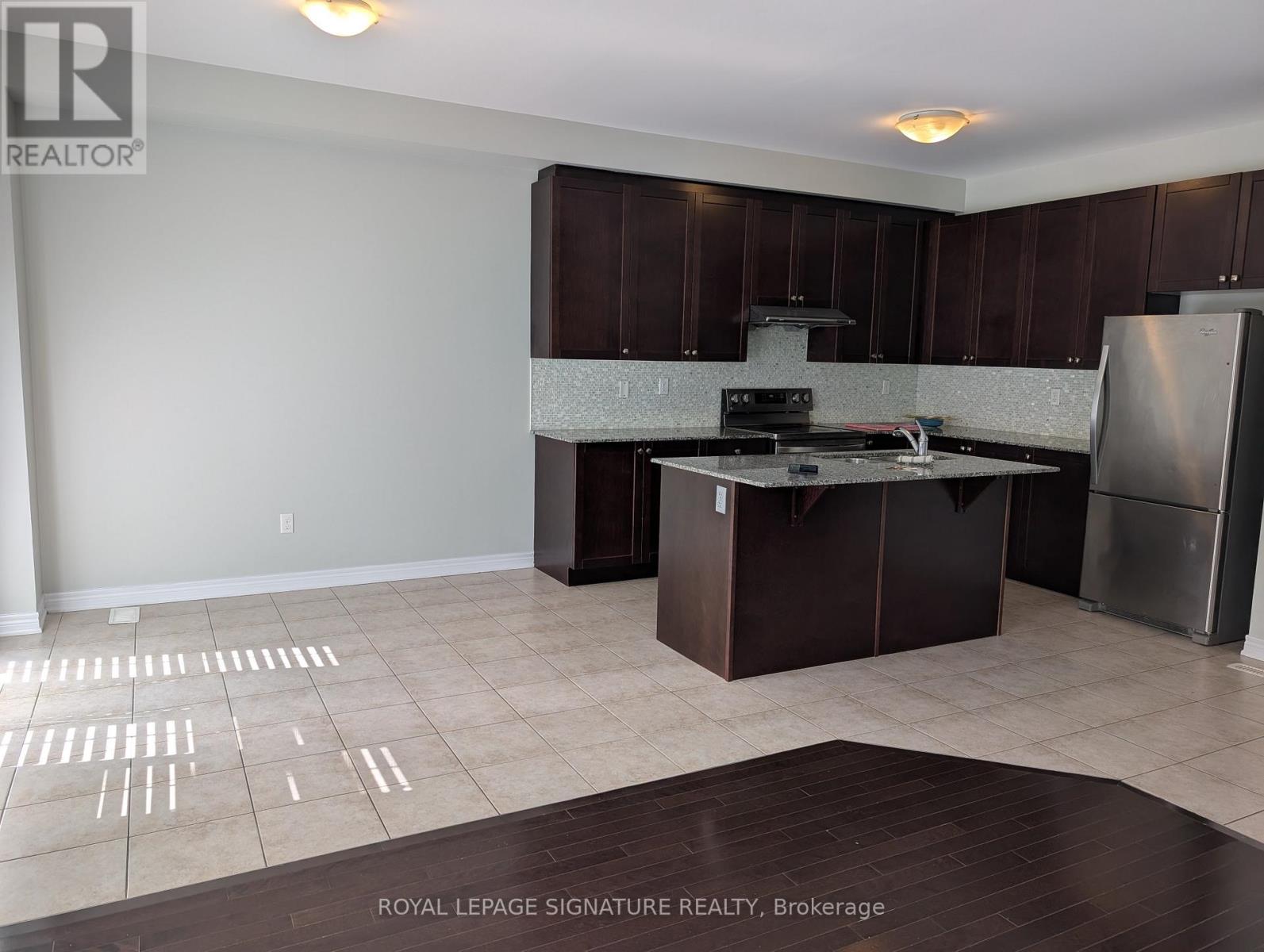 Kitchen with stainless steel appls