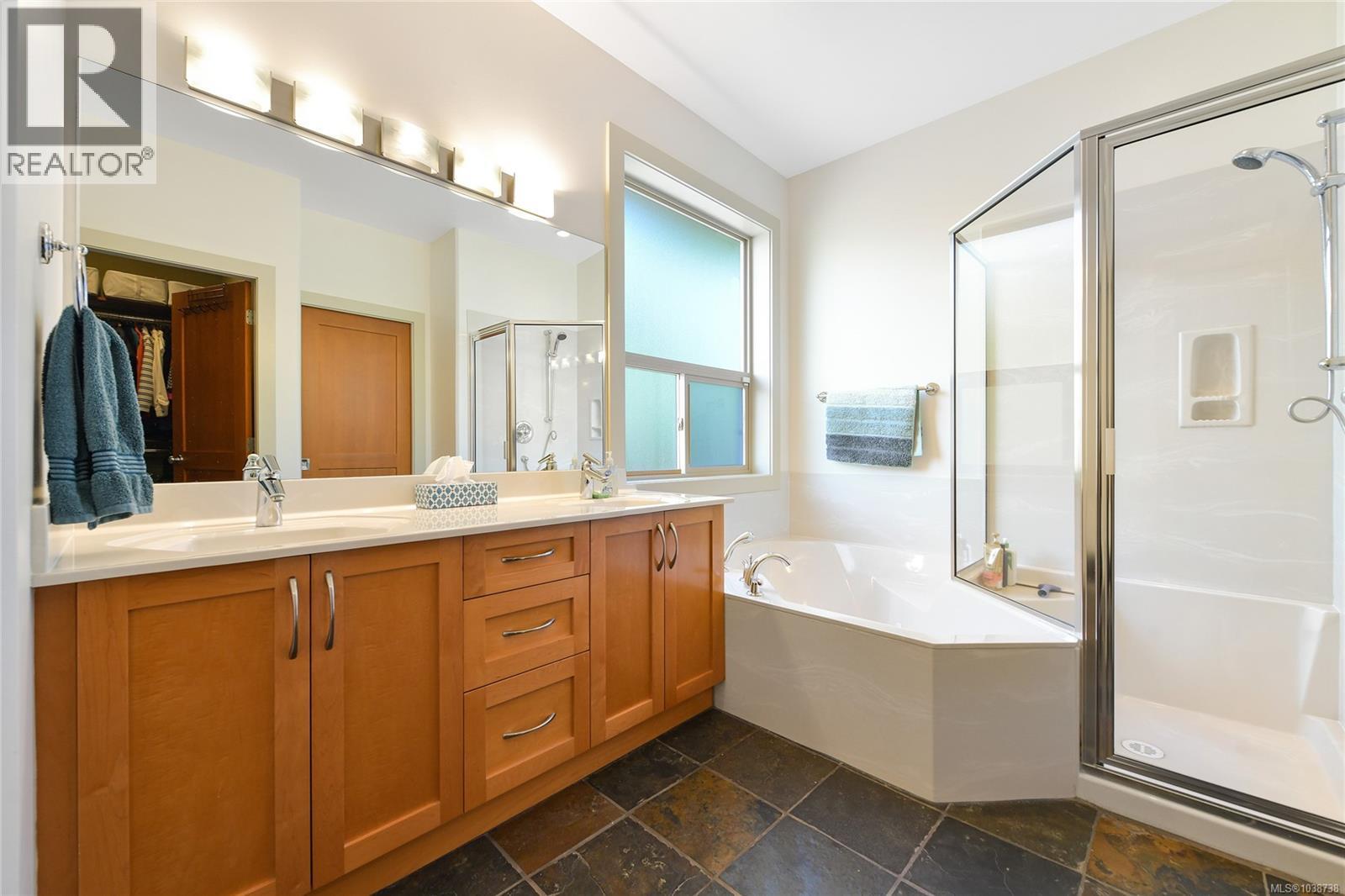 858 Bucktail Rd - 33