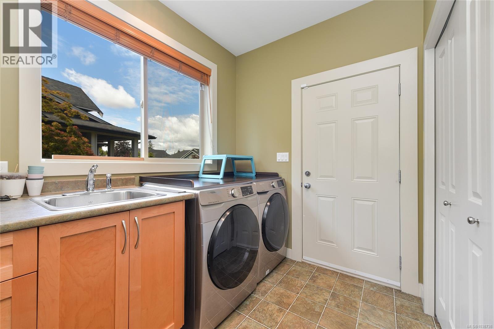 858 Bucktail Rd - 47