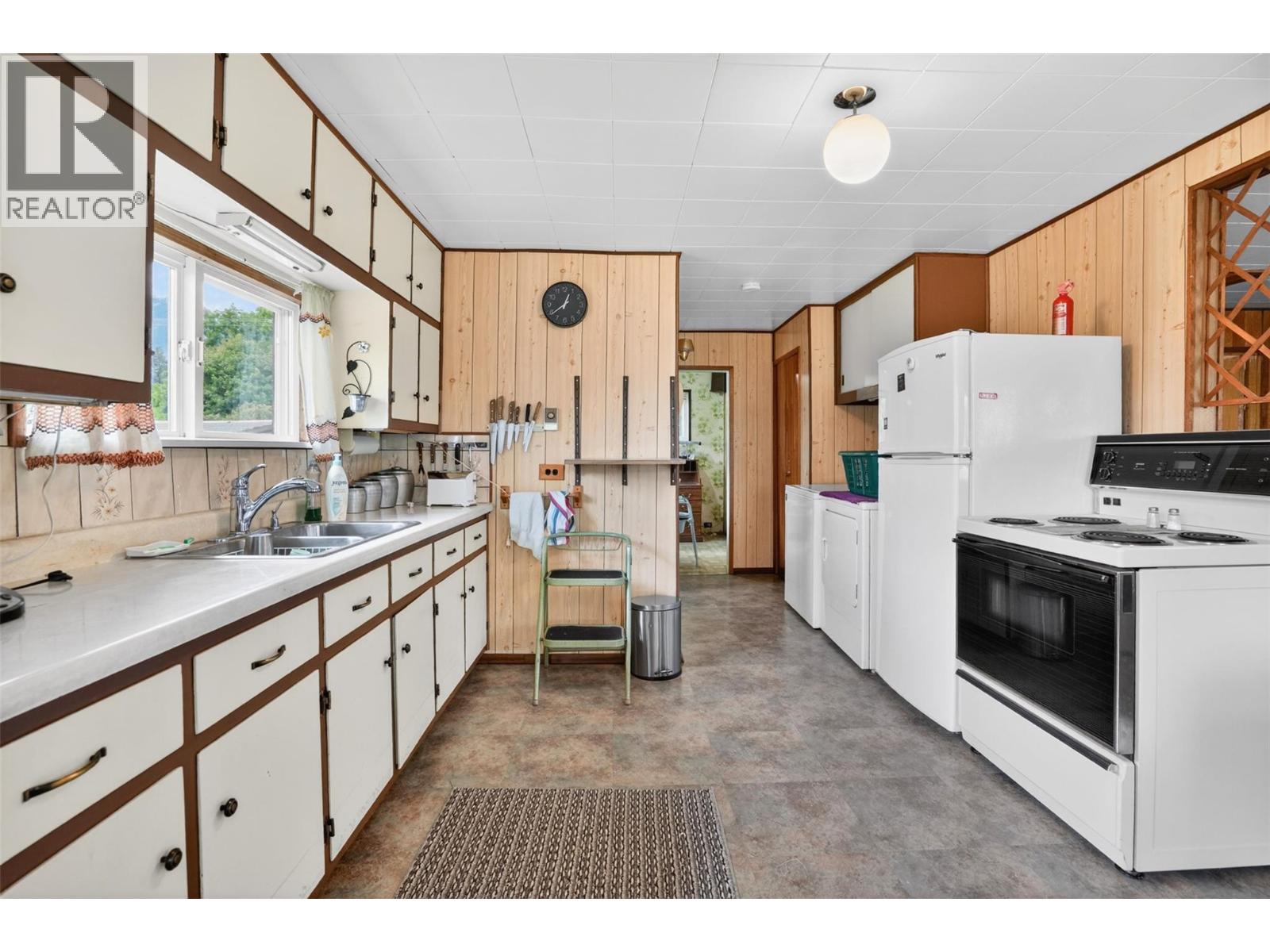239 B Avenue - 15