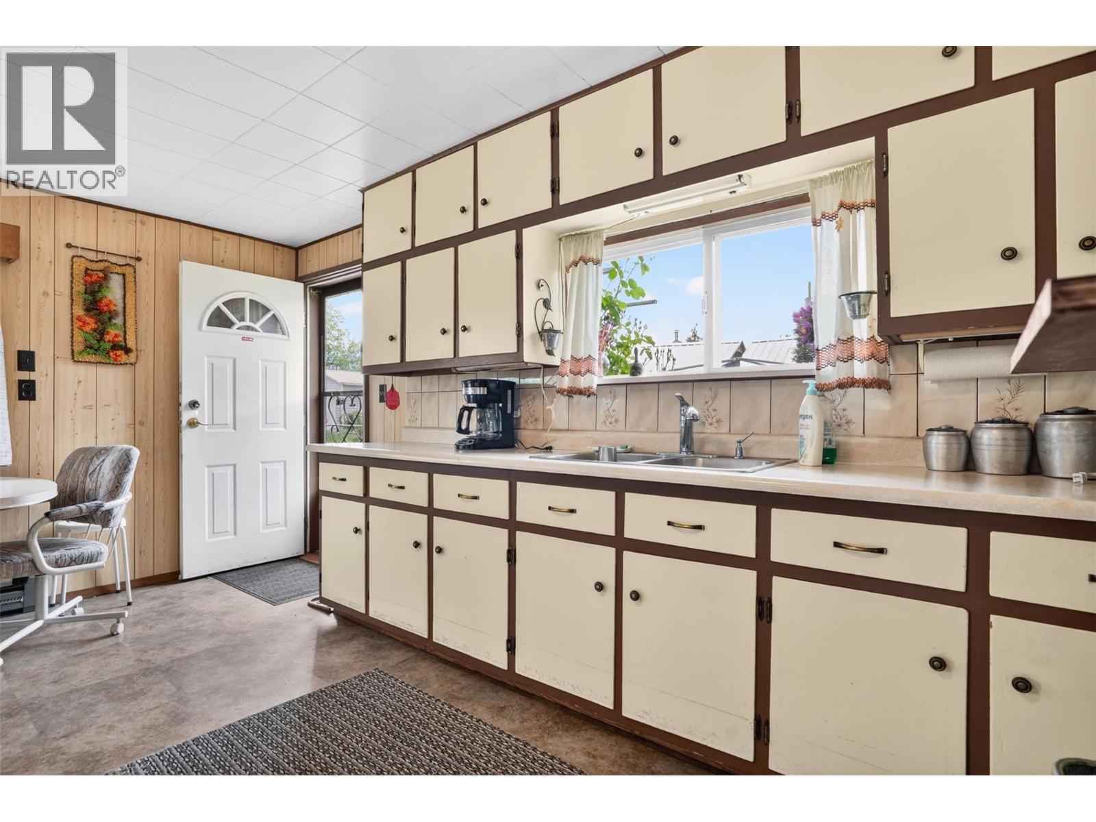 239 B Avenue - 13