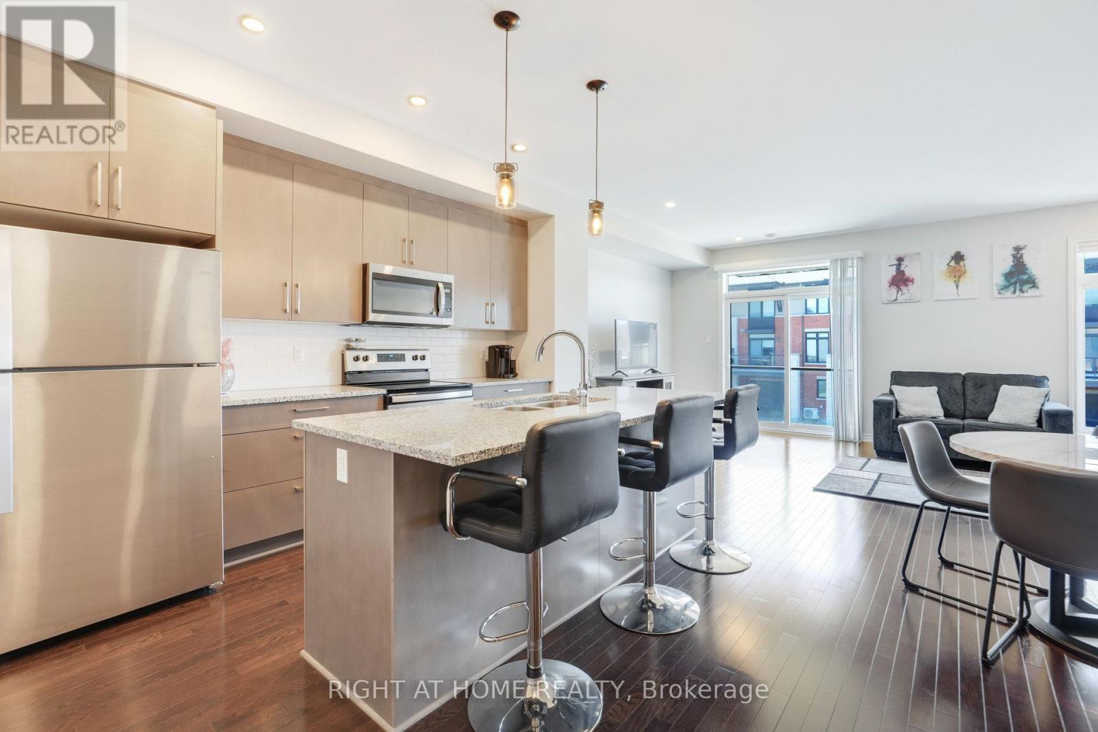554 LABRADOR CRESCENT - 5