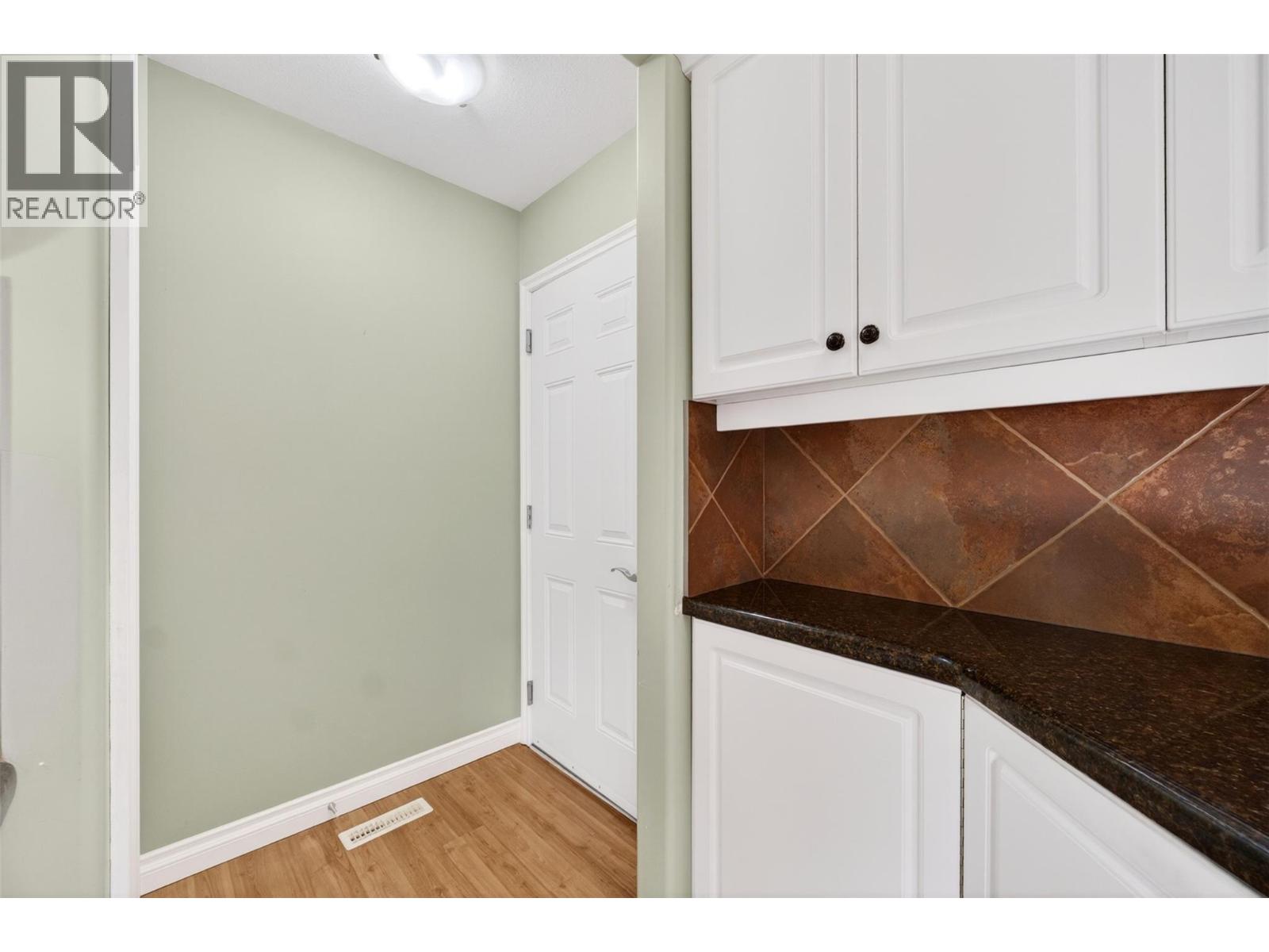 1231 10 Street SW Unit# 5, Salmon Arm