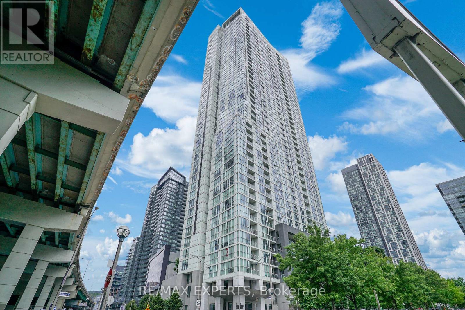 Listing photo of 2610 - 75 QUEENS WHARF ROAD