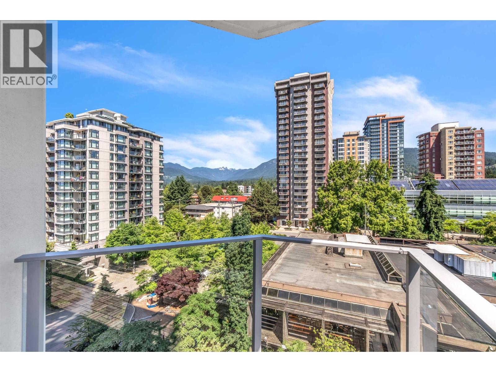 802 158 W 13TH STREET — photo 3