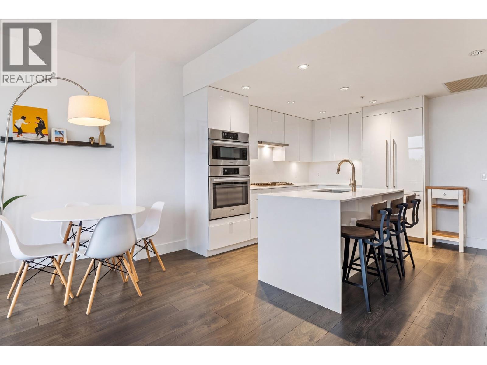 608 2435 KINGSWAY