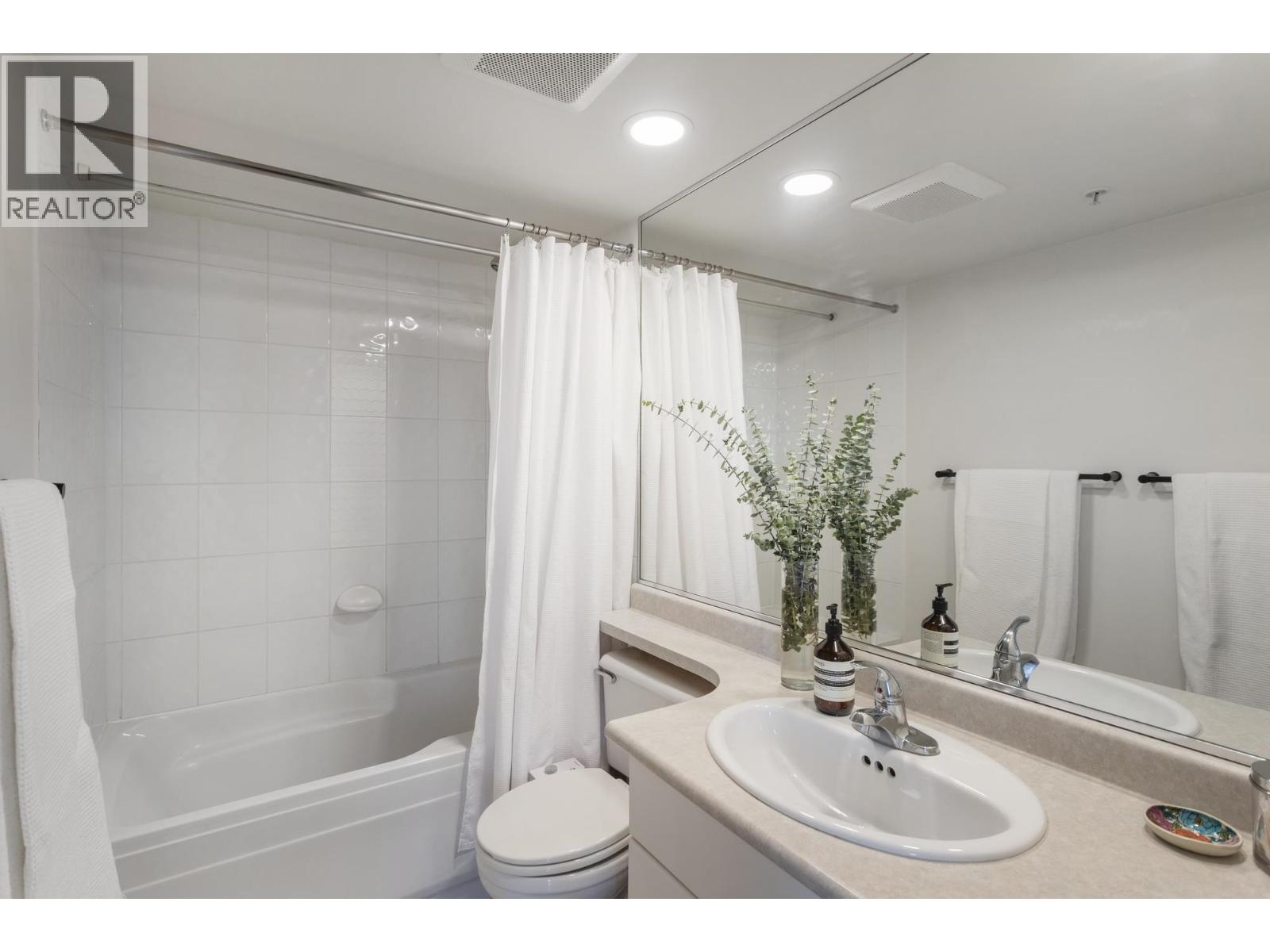 2 Bed, 2 Bath Apartment for Sale in Vancouver – 901 288 E 8TH AVENUE, Vancouver – MLS# R3130535 - Image 17