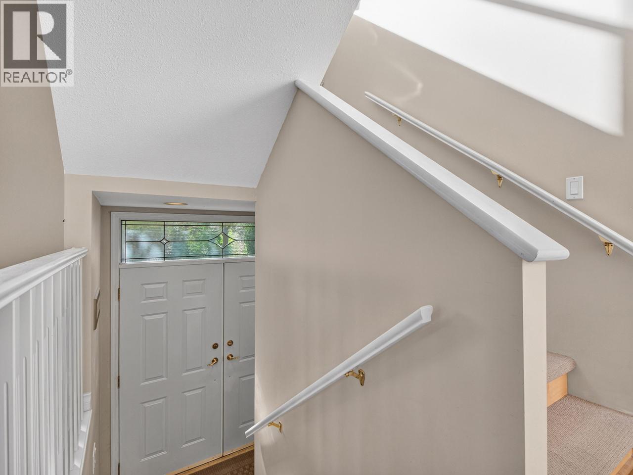 29 5221 OAKMOUNT CRESCENT — photo 2