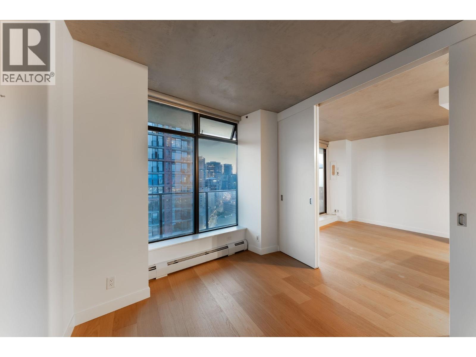 2408 108 W CORDOVA STREET — photo 2