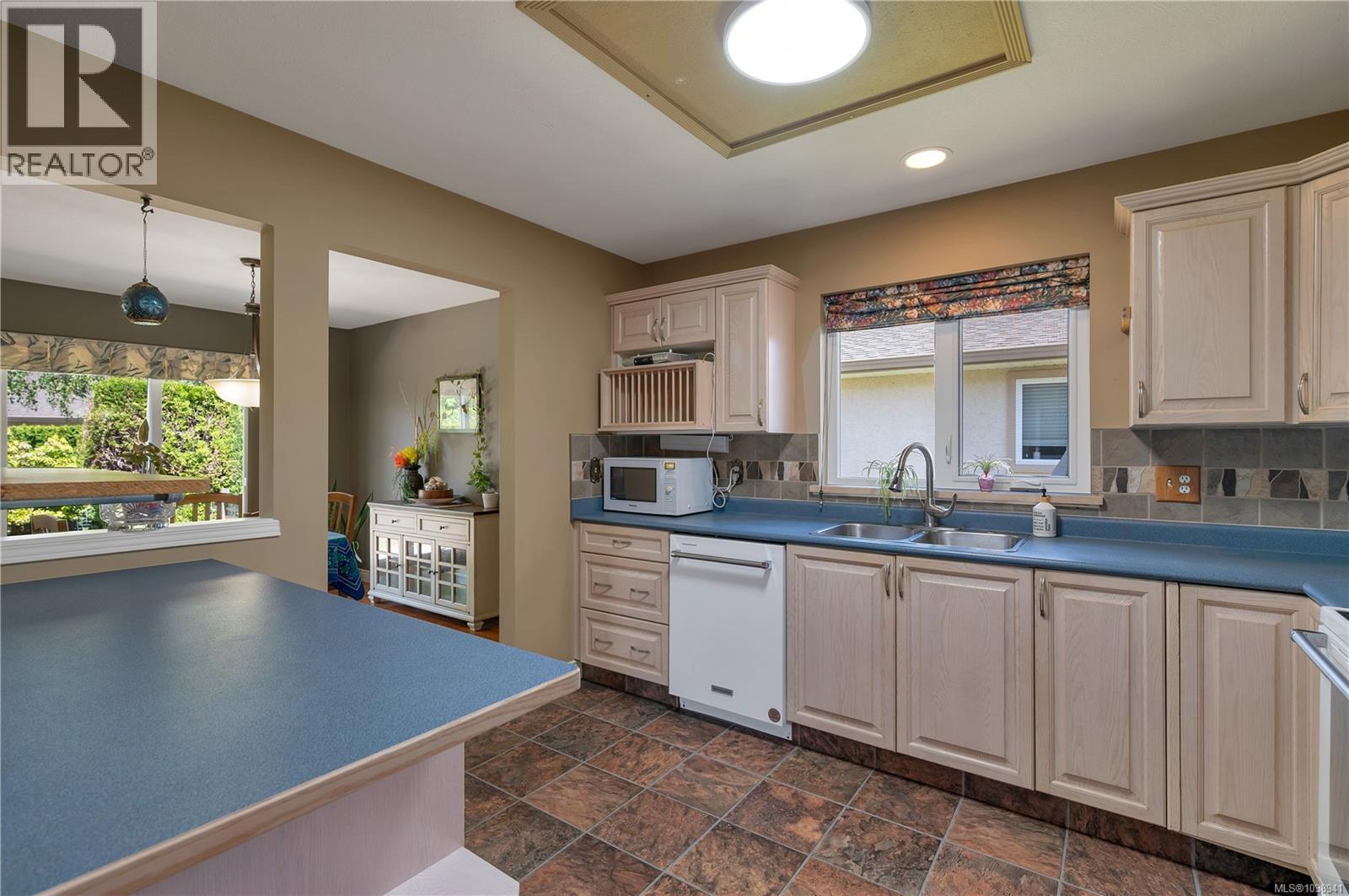 #35 2055 Galerno Rd - 18