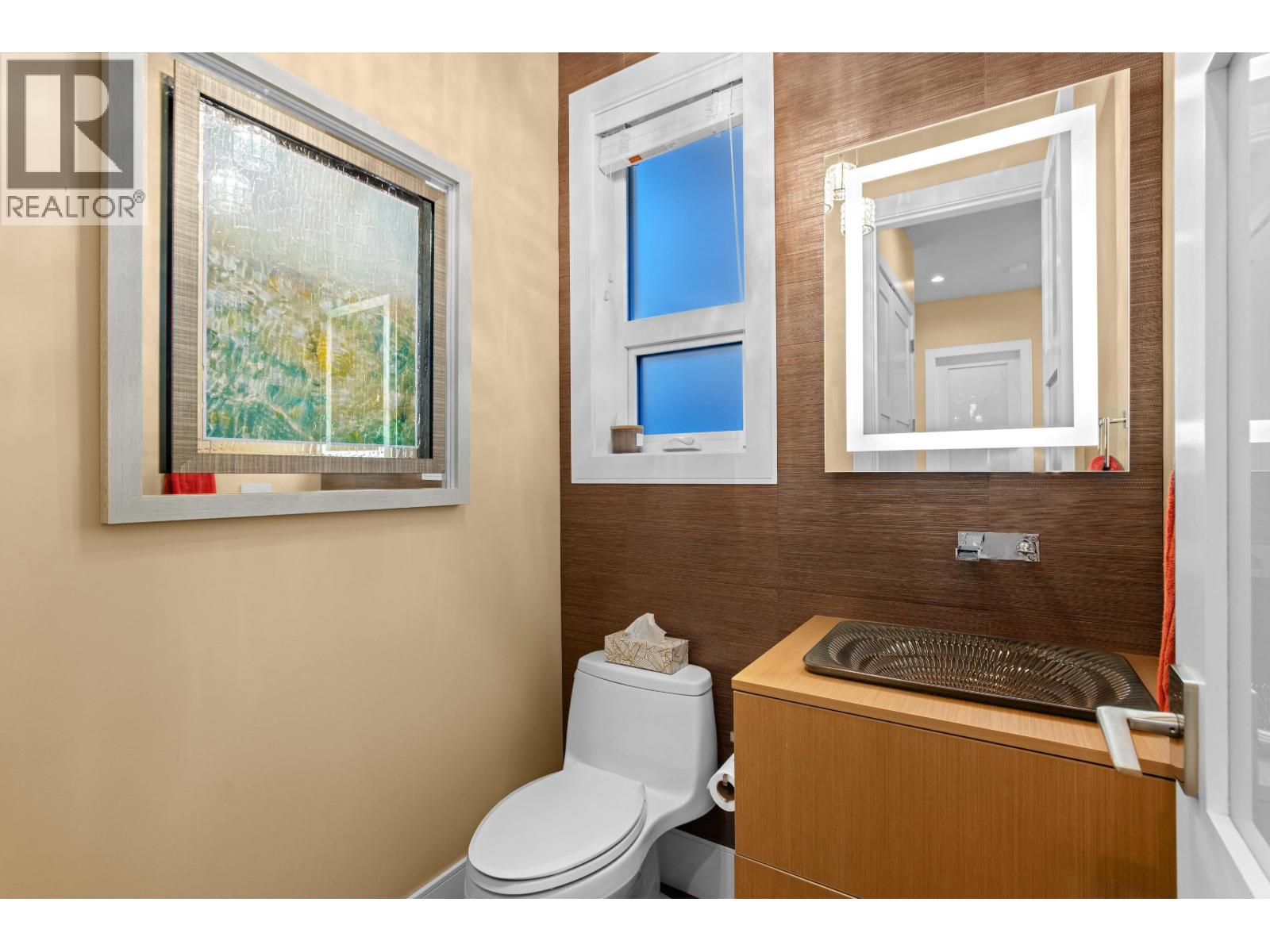 315 E 20TH STREET, North Vancouver