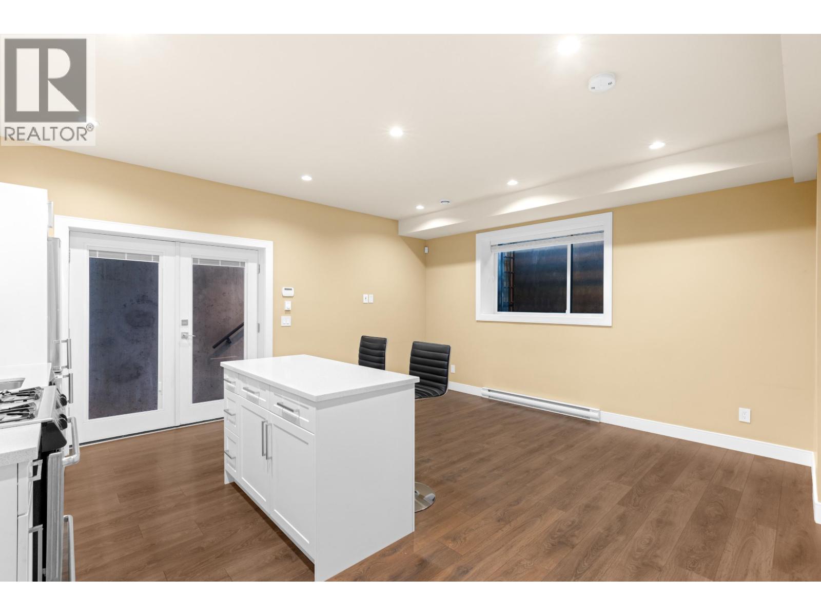 315 E 20TH STREET, North Vancouver