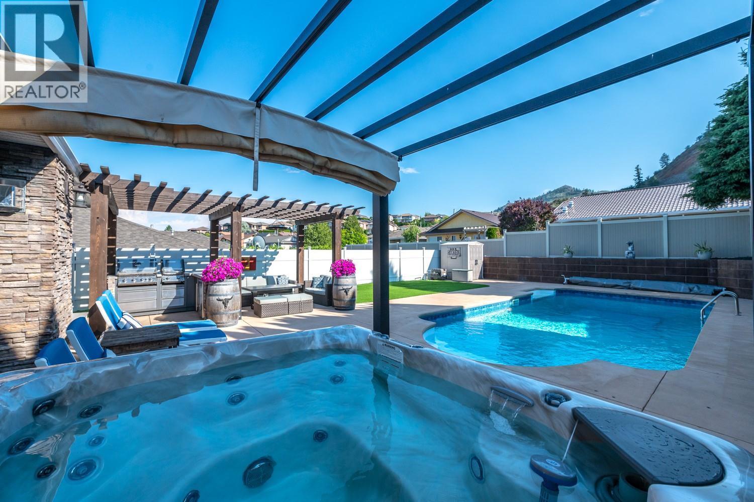 12104 GOLF COURSE Drive, Osoyoos