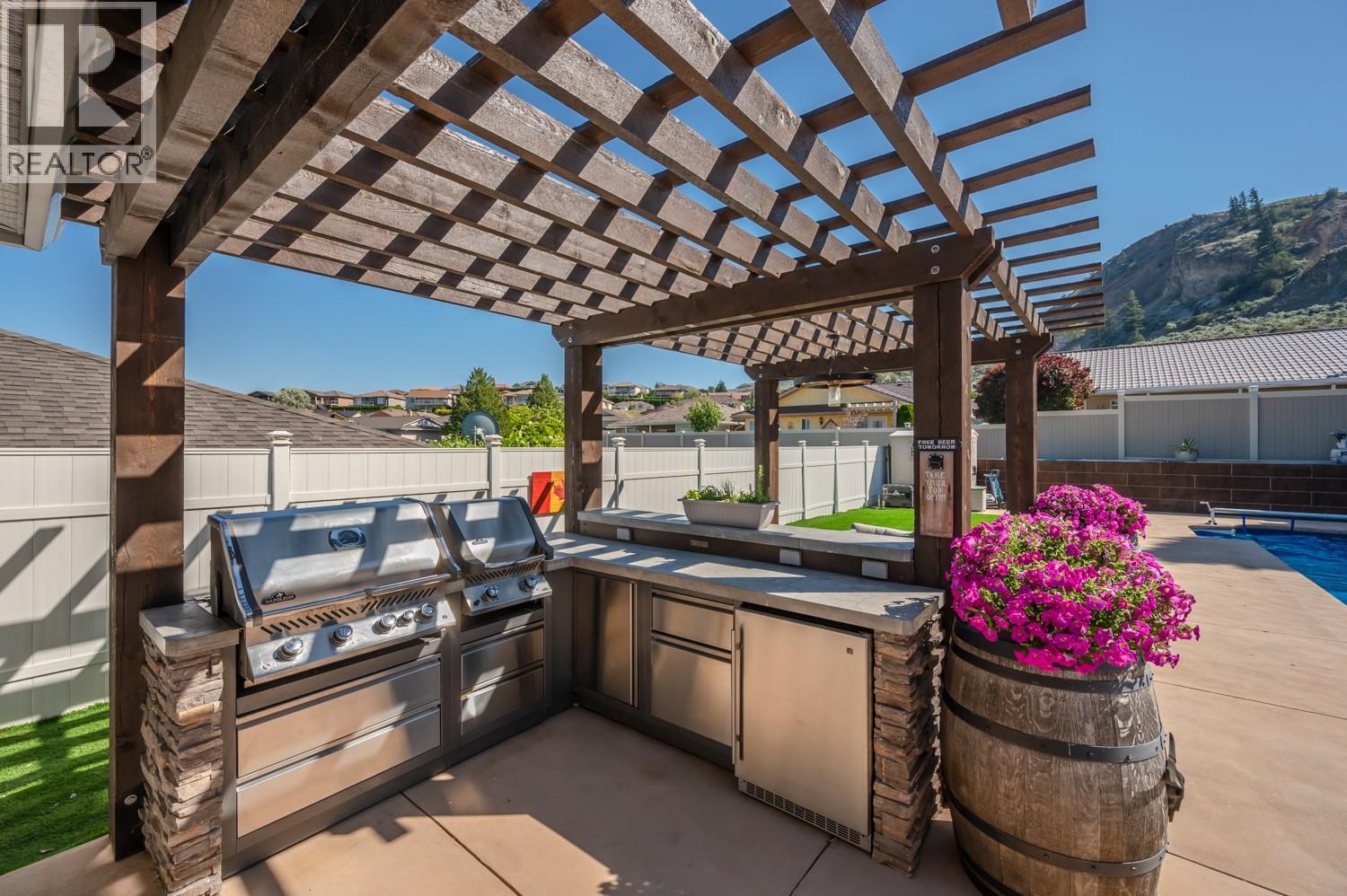 12104 GOLF COURSE Drive, Osoyoos