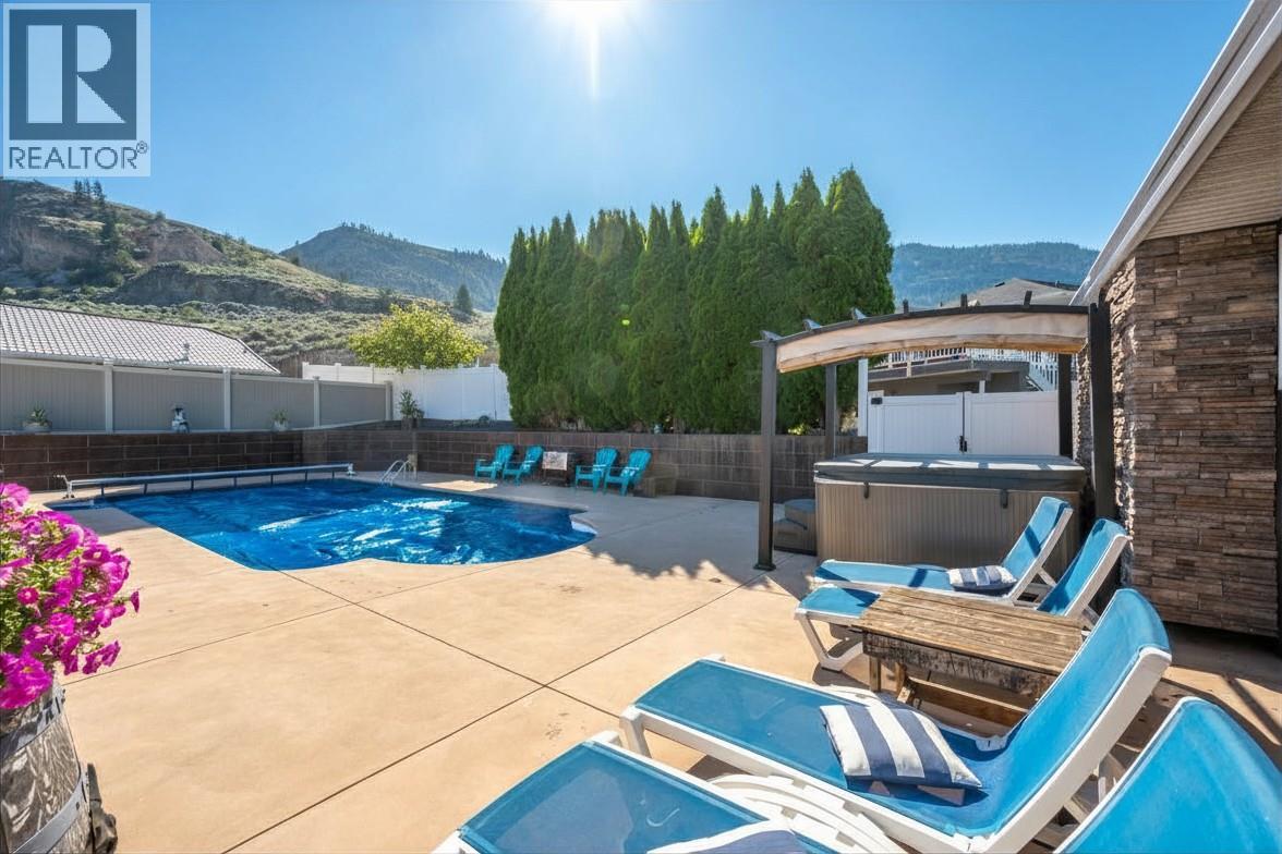 12104 GOLF COURSE Drive, Osoyoos