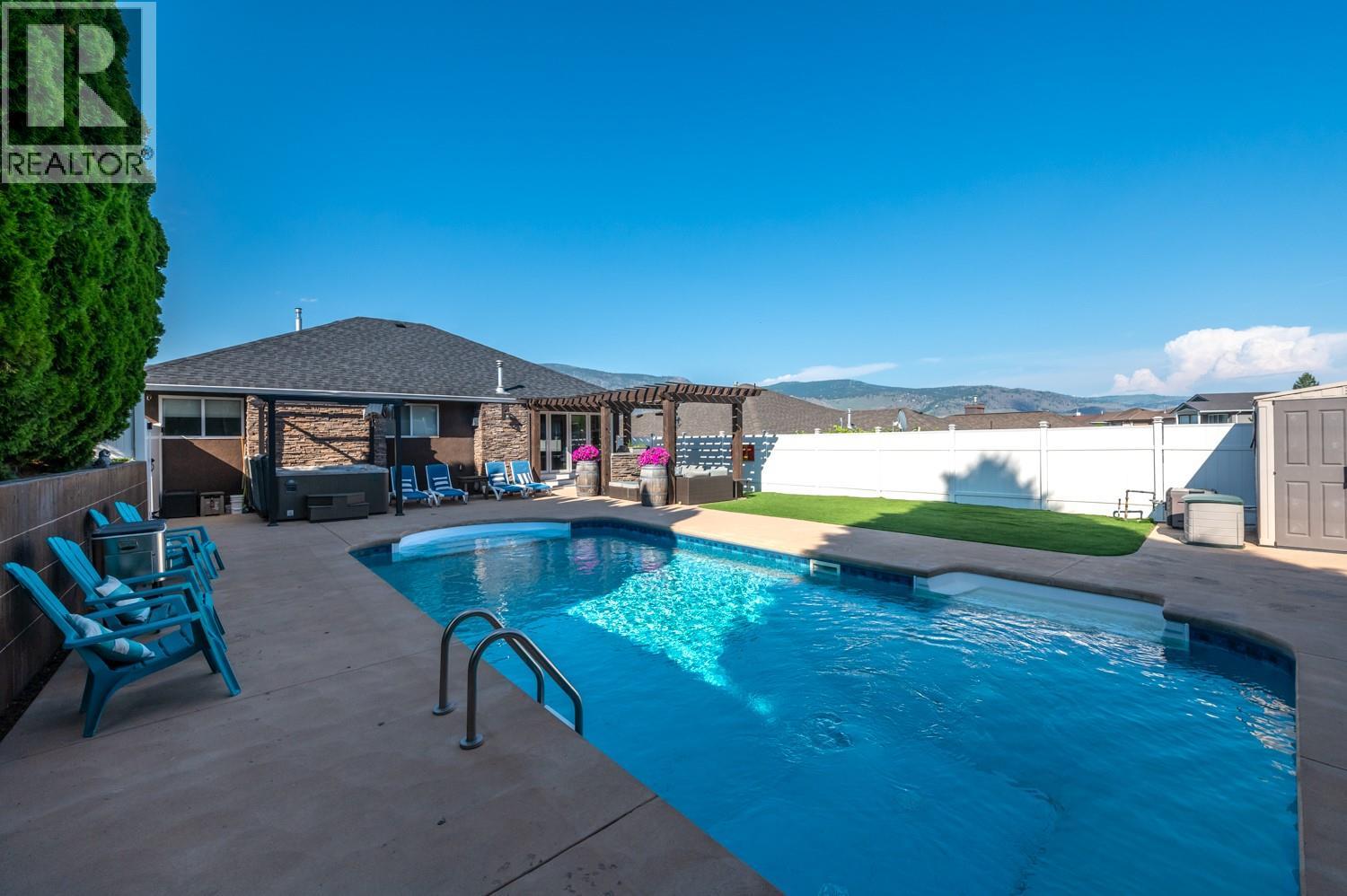 12104 GOLF COURSE Drive, Osoyoos