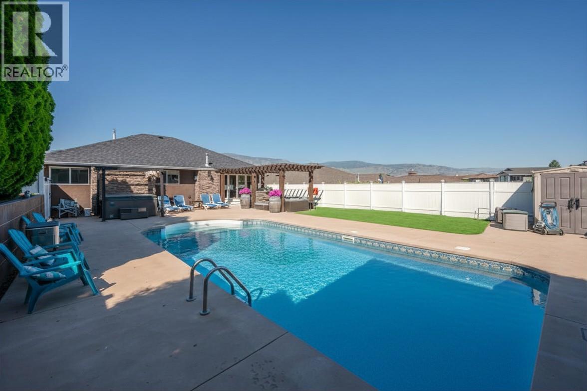 12104 GOLF COURSE Drive, Osoyoos