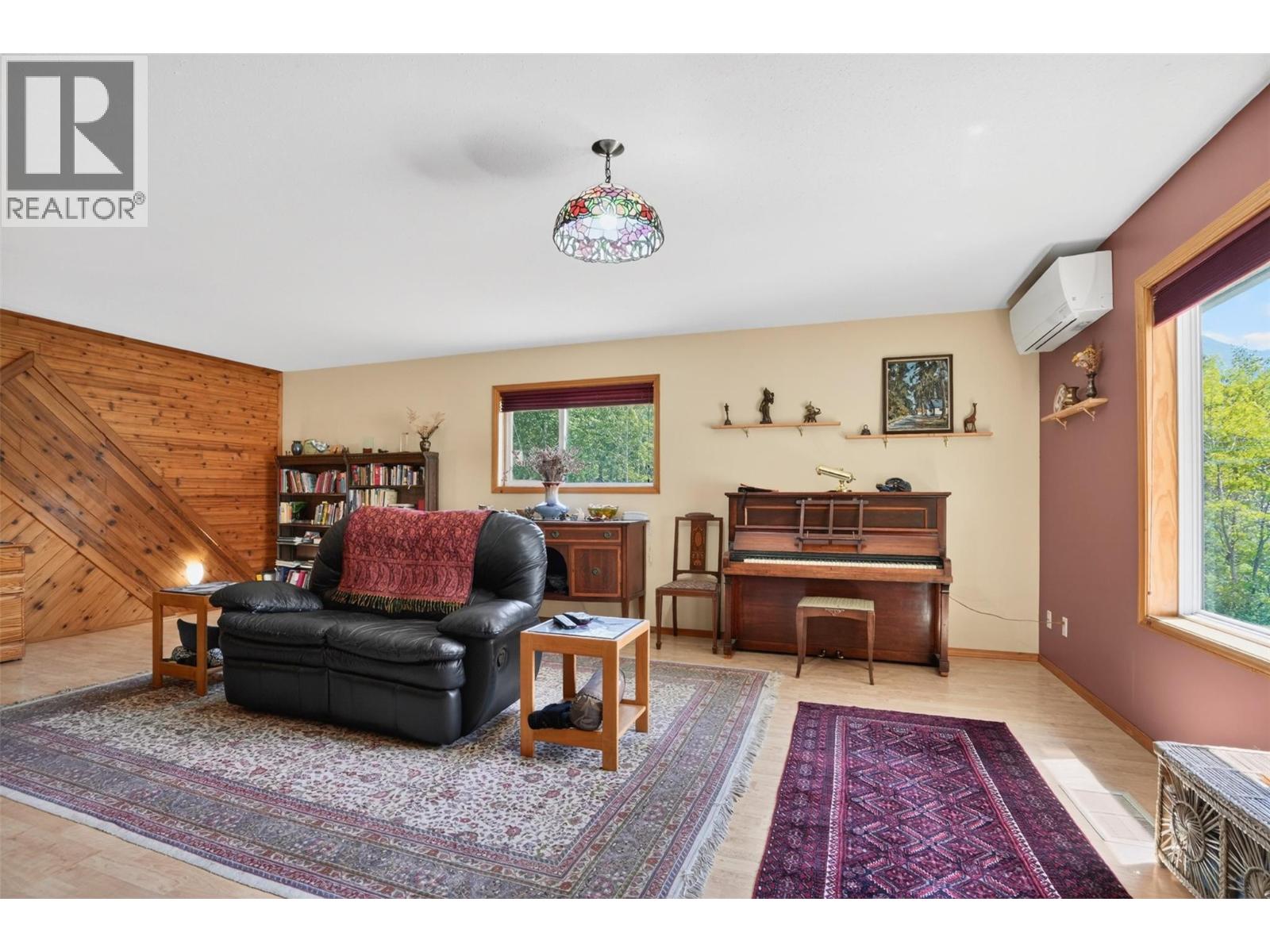 720 2ND Street - 25