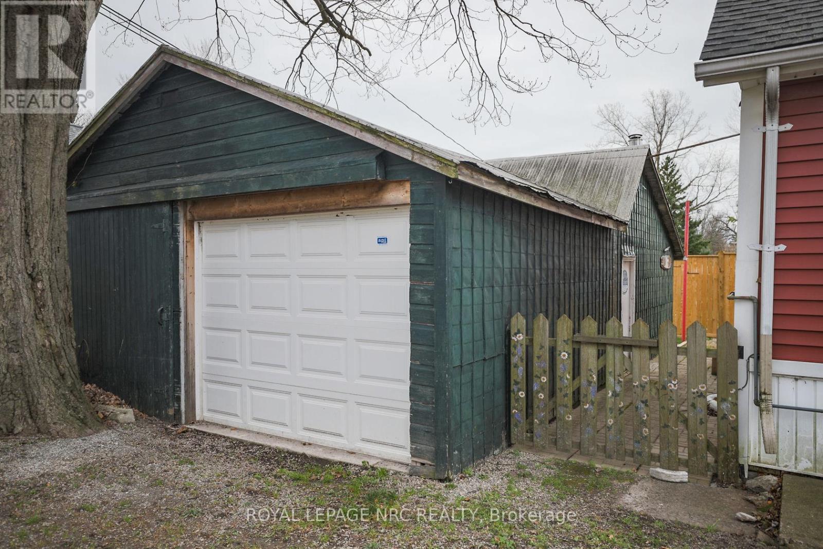 264 RIDGE ROAD N