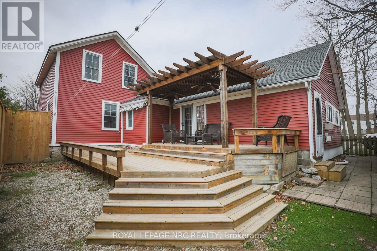 264 RIDGE ROAD N