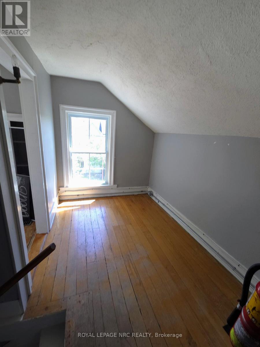264 RIDGE ROAD N