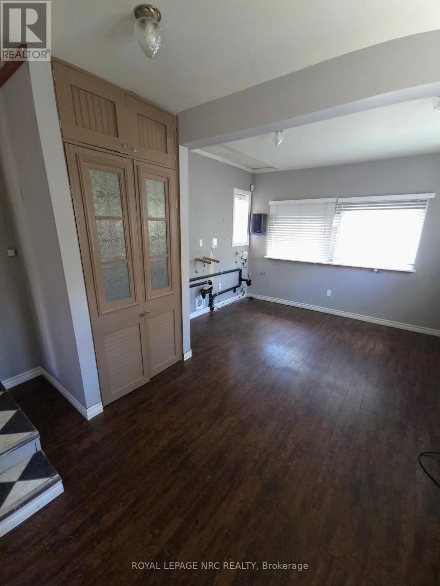 264 RIDGE ROAD N
