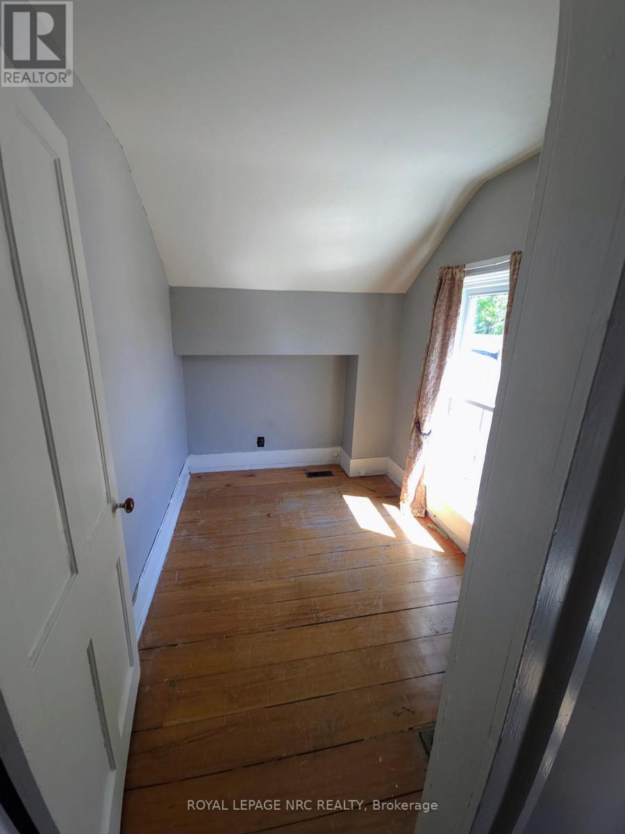 264 RIDGE ROAD N