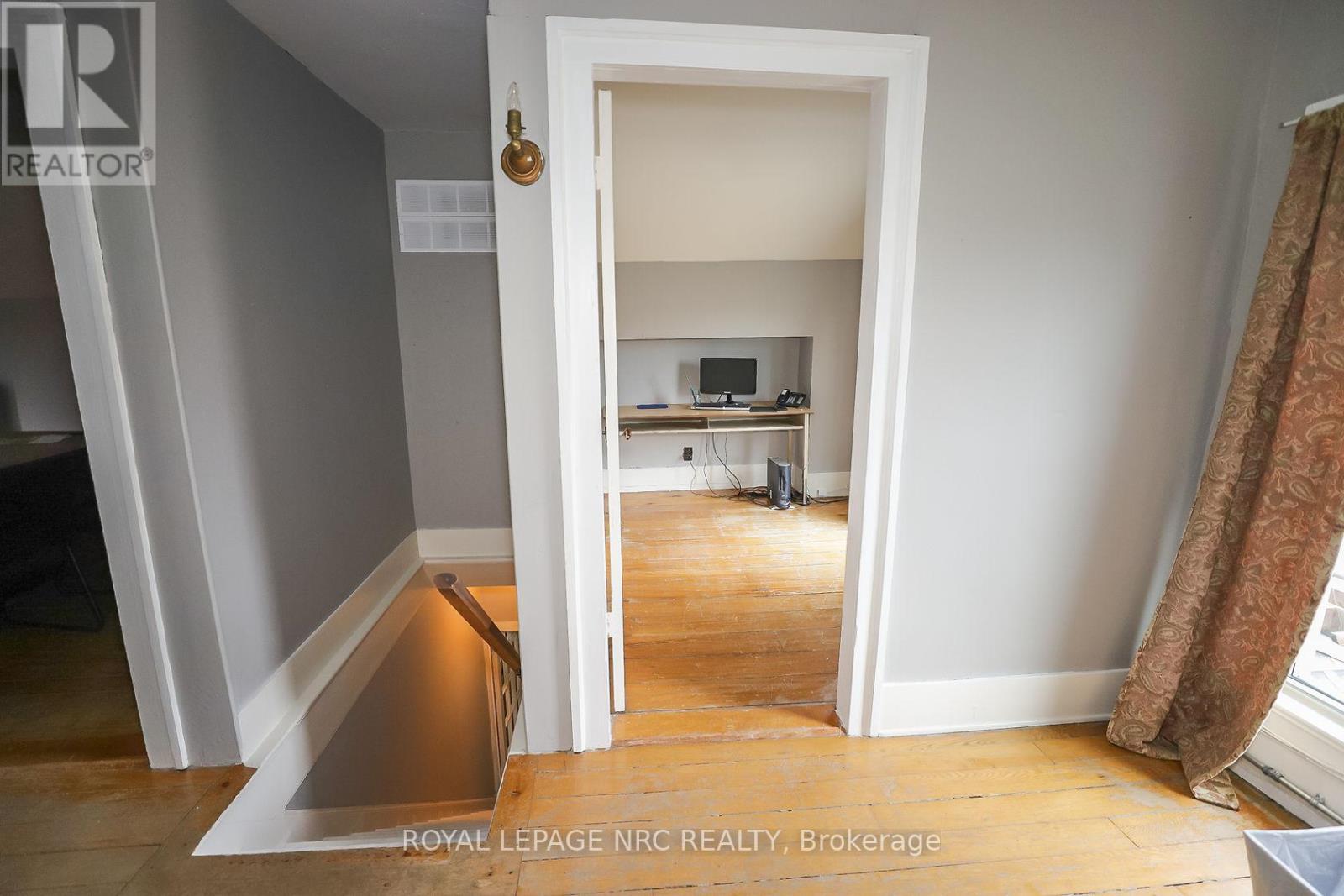 264 RIDGE ROAD N