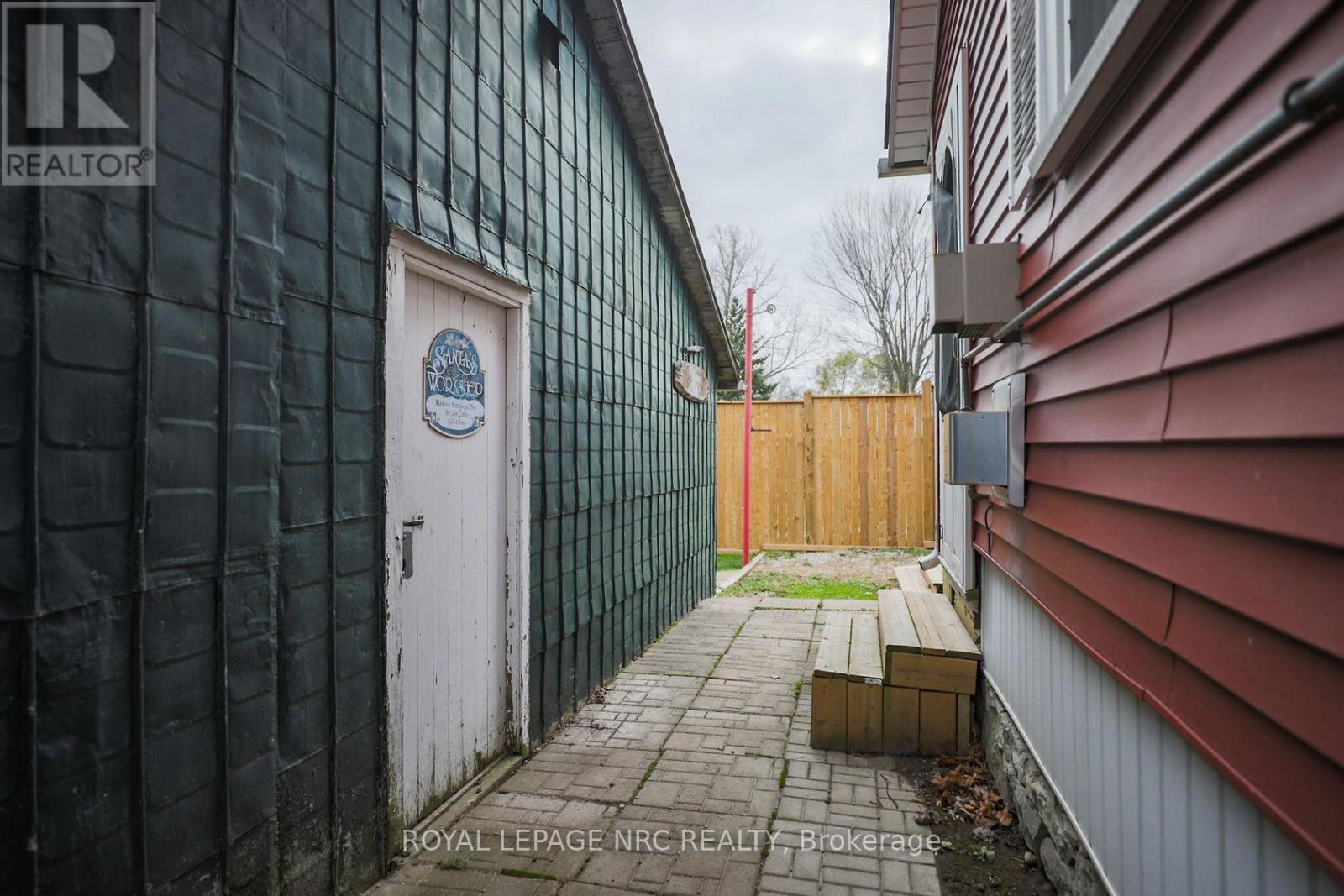 264 RIDGE ROAD N