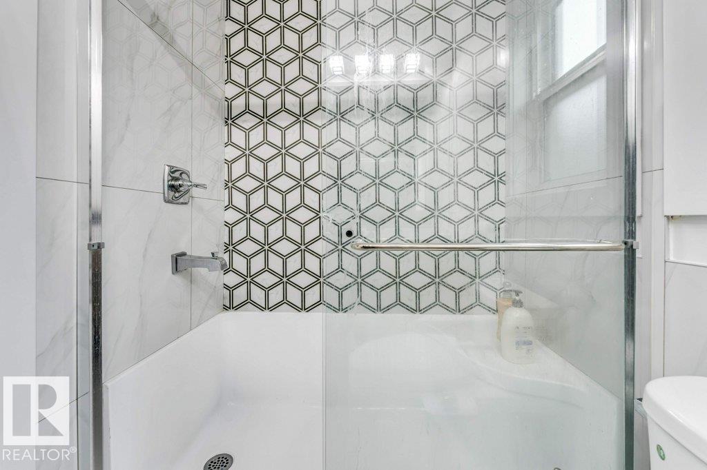 1760 18 ST NW - 33