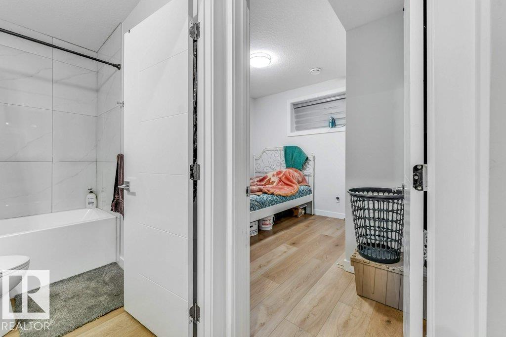 1760 18 ST NW - 60
