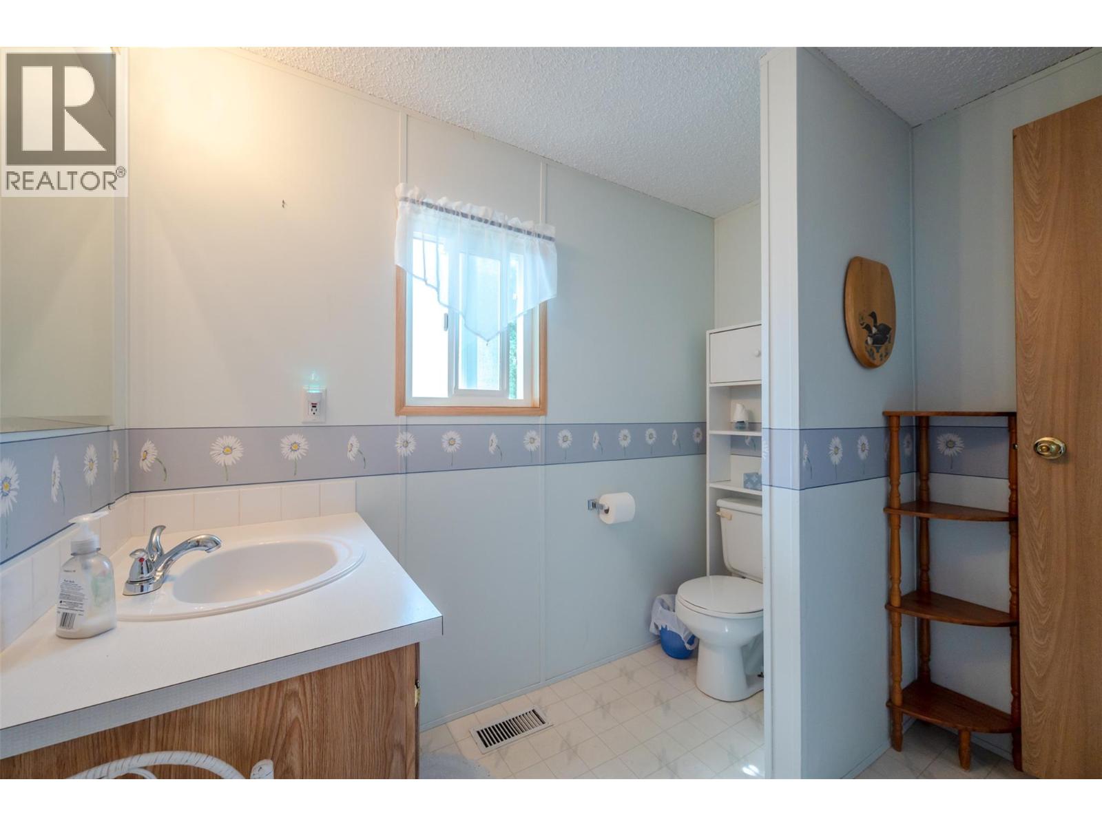#F22 4505 Mclean Creek Road - 19