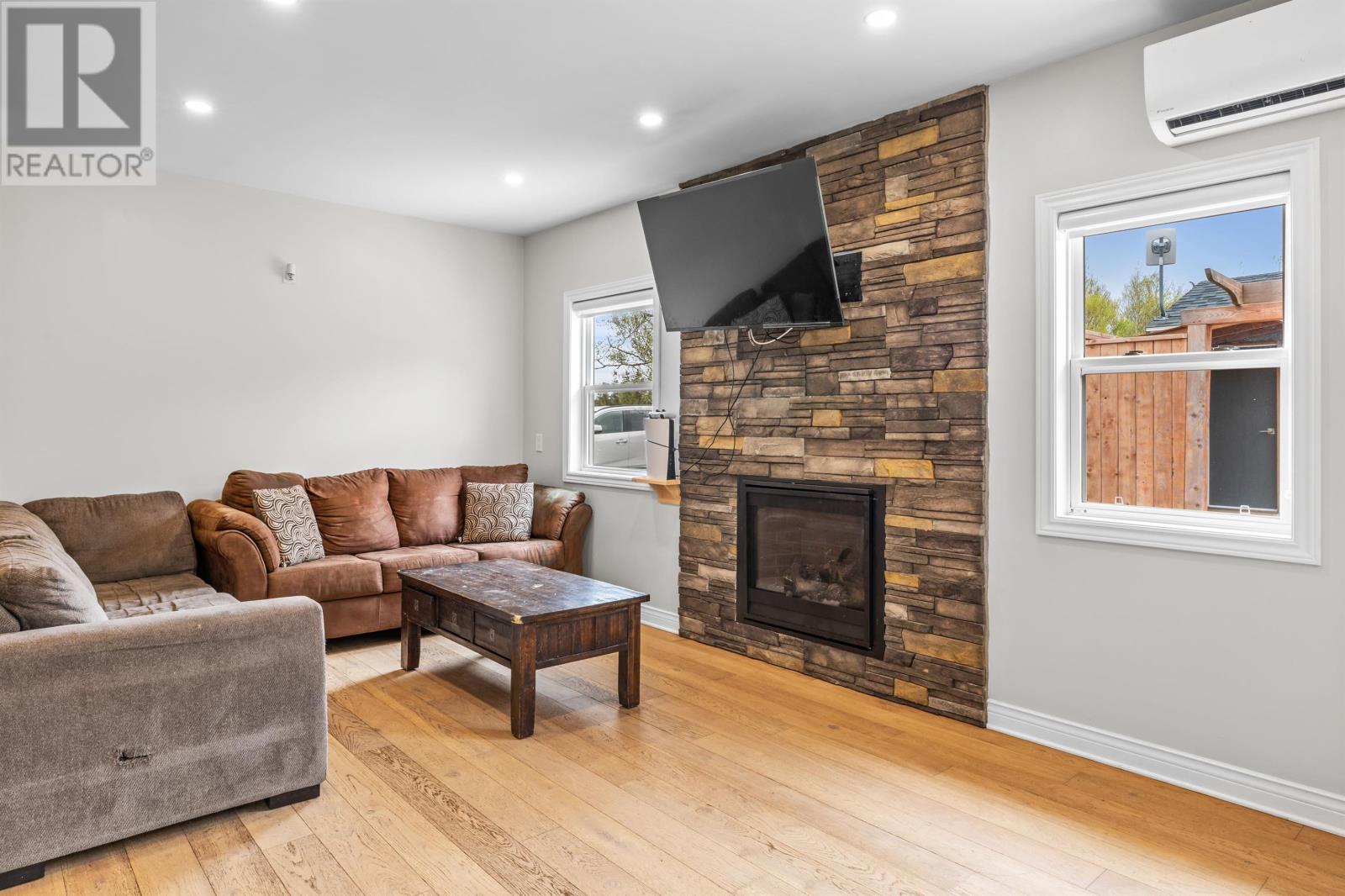 2263 SELKIRK Road - 6
