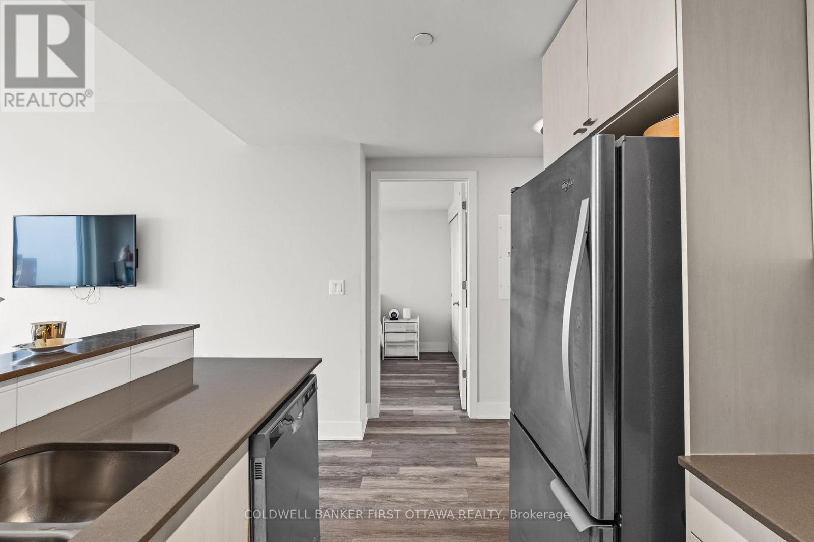 1 Bed, 1 Bath House for Sale in Ottawa – 1905 – 485 RICHMOND ROAD, Ottawa – MLS# X13225566 - Image 15