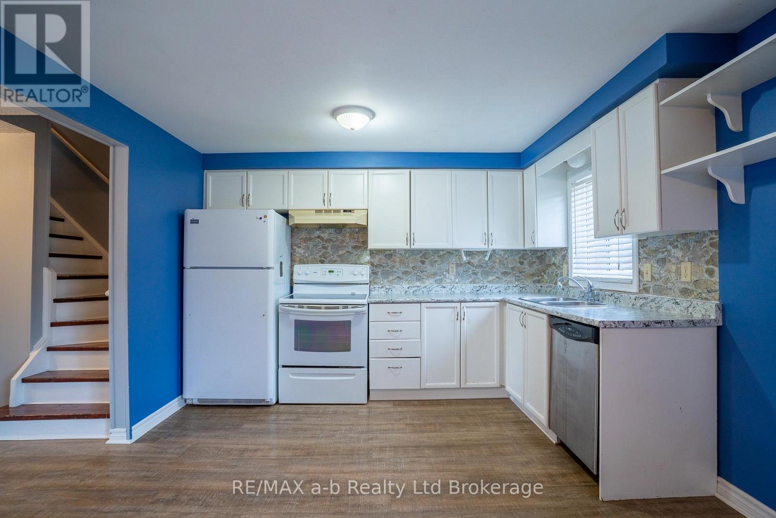3-bedroom home for sale at 6 - 380 QUARTER TOWN LINE, Tillsonburg ON · photo 6 of 12
