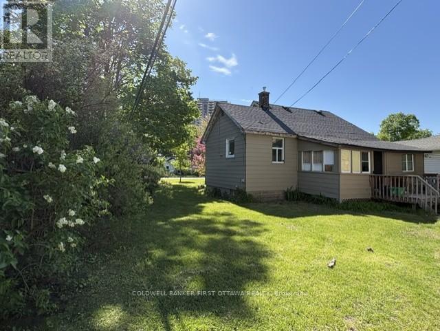 185 COMPTON AVENUE - 12
