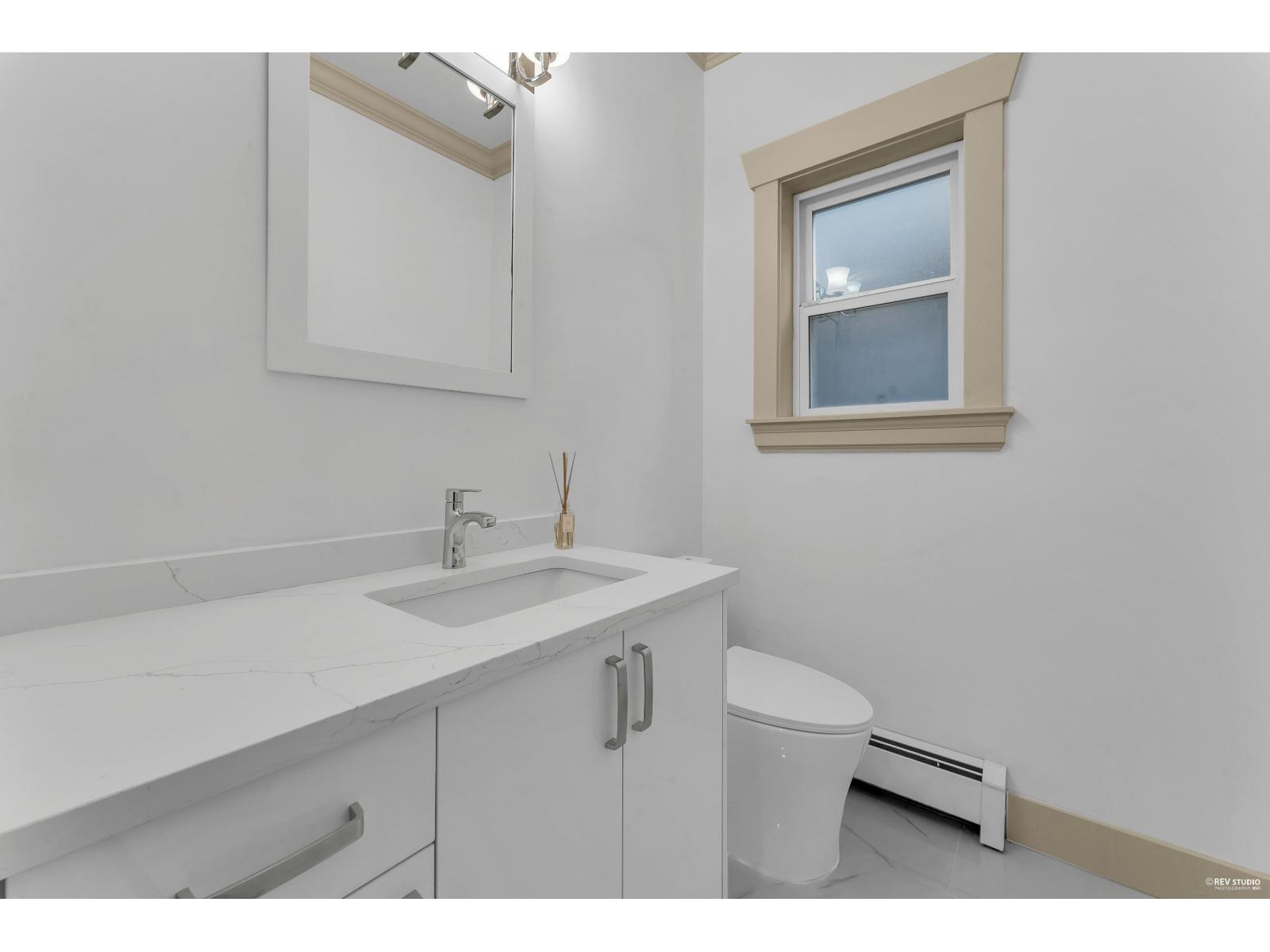 6 Bed, 4 Bath House for Sale in Surrey – 13125 108 AVENUE, Surrey - Image 11