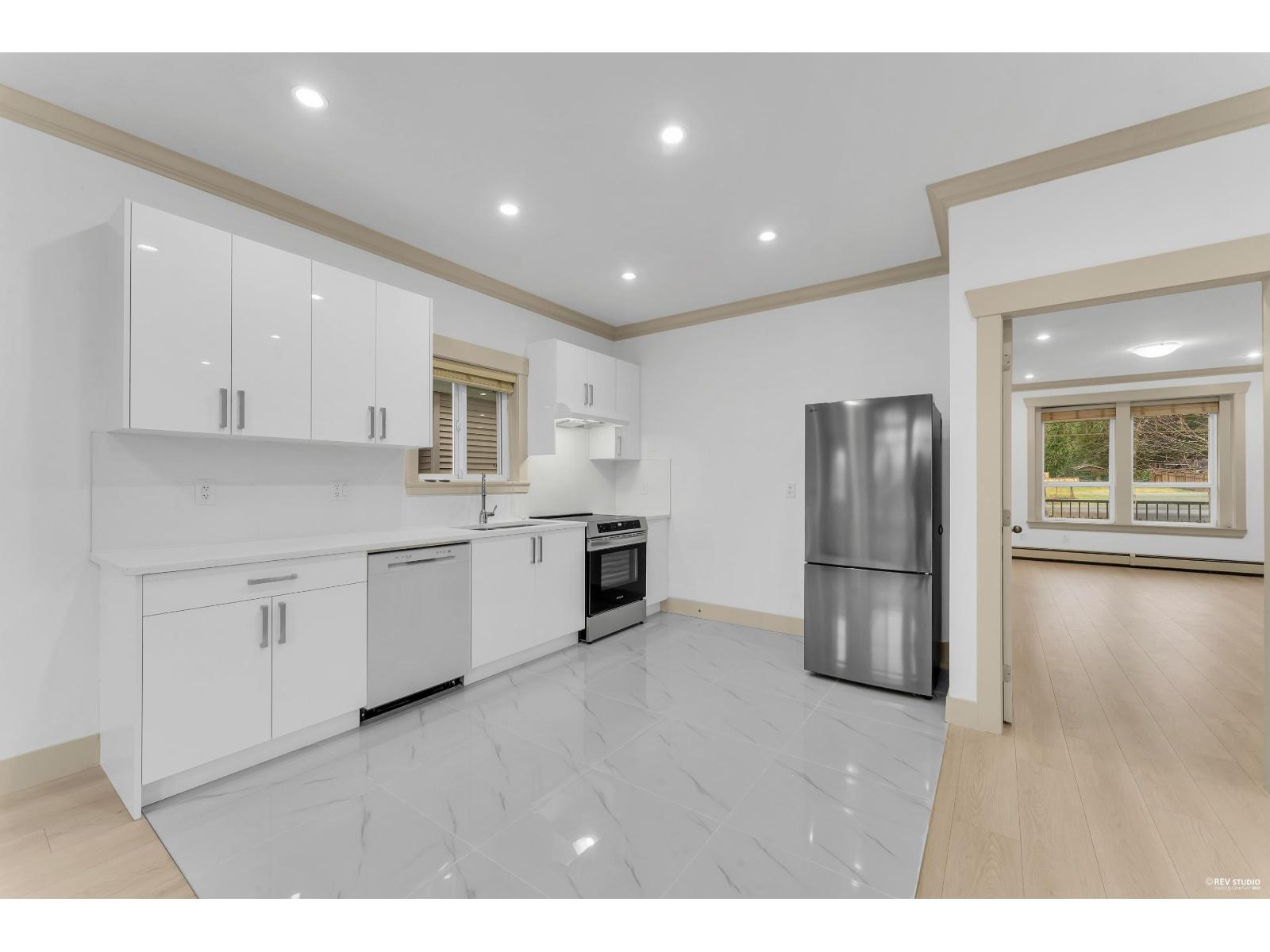 6 Bed, 4 Bath House for Sale in Surrey – 13125 108 AVENUE, Surrey - Image 10