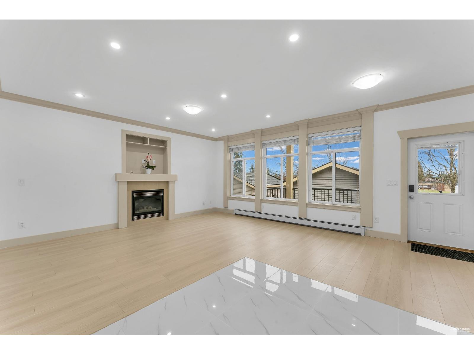 6 Bed, 4 Bath House for Sale in Surrey – 13125 108 AVENUE, Surrey - Image 4