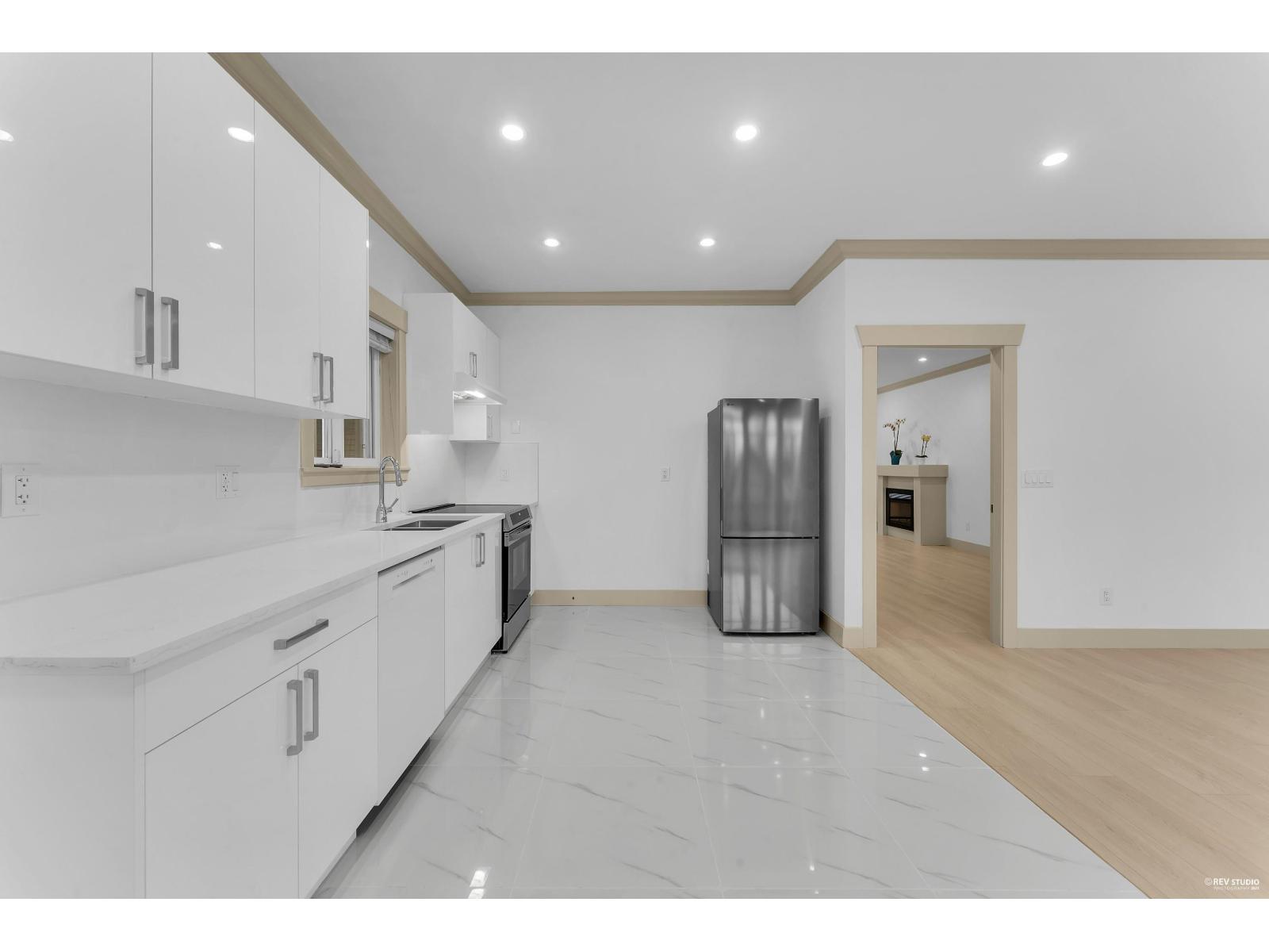 6 Bed, 4 Bath House for Sale in Surrey – 13125 108 AVENUE, Surrey - Image 9