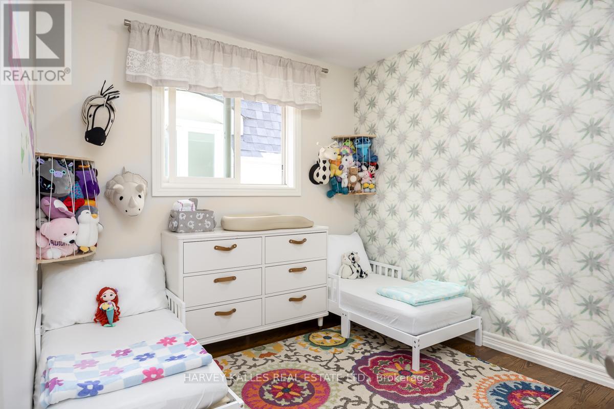 526 MELROSE AVENUE - 18