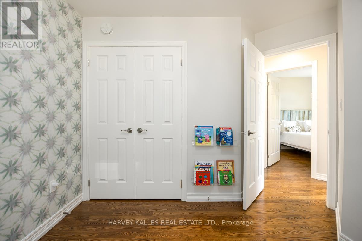 526 MELROSE AVENUE - 19