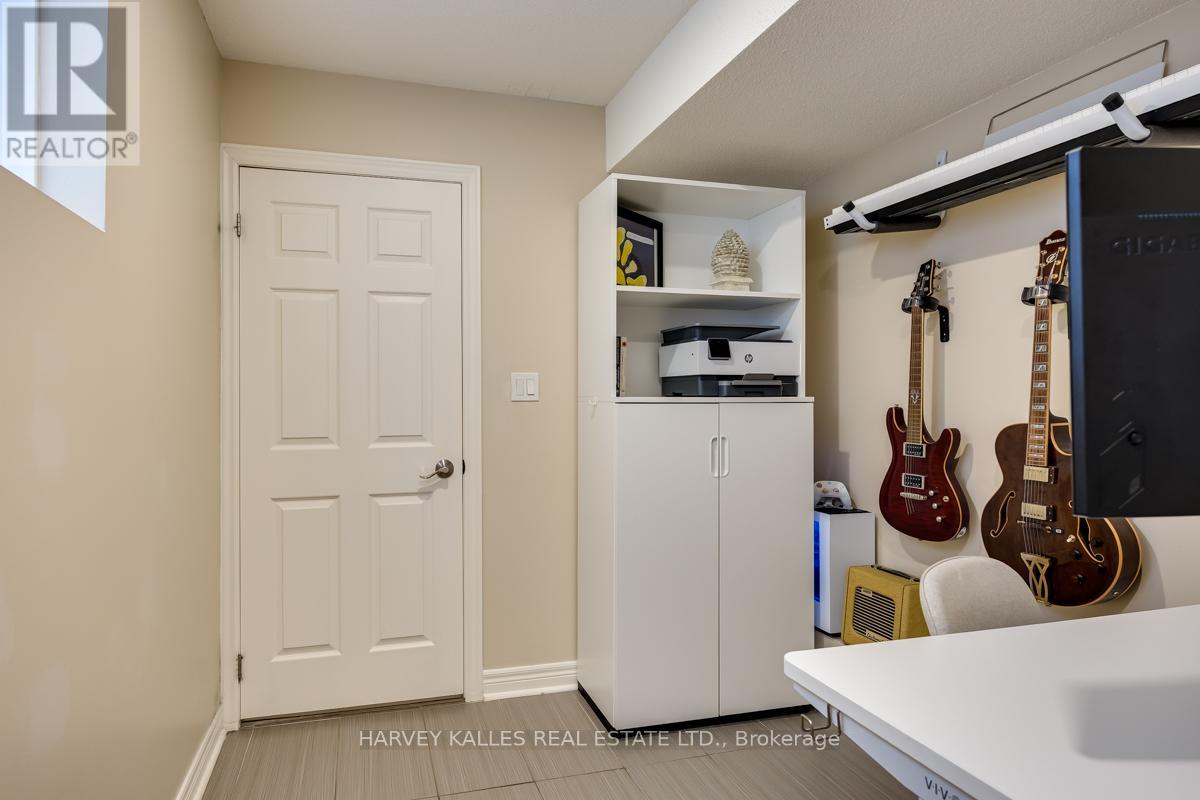 526 MELROSE AVENUE - 26