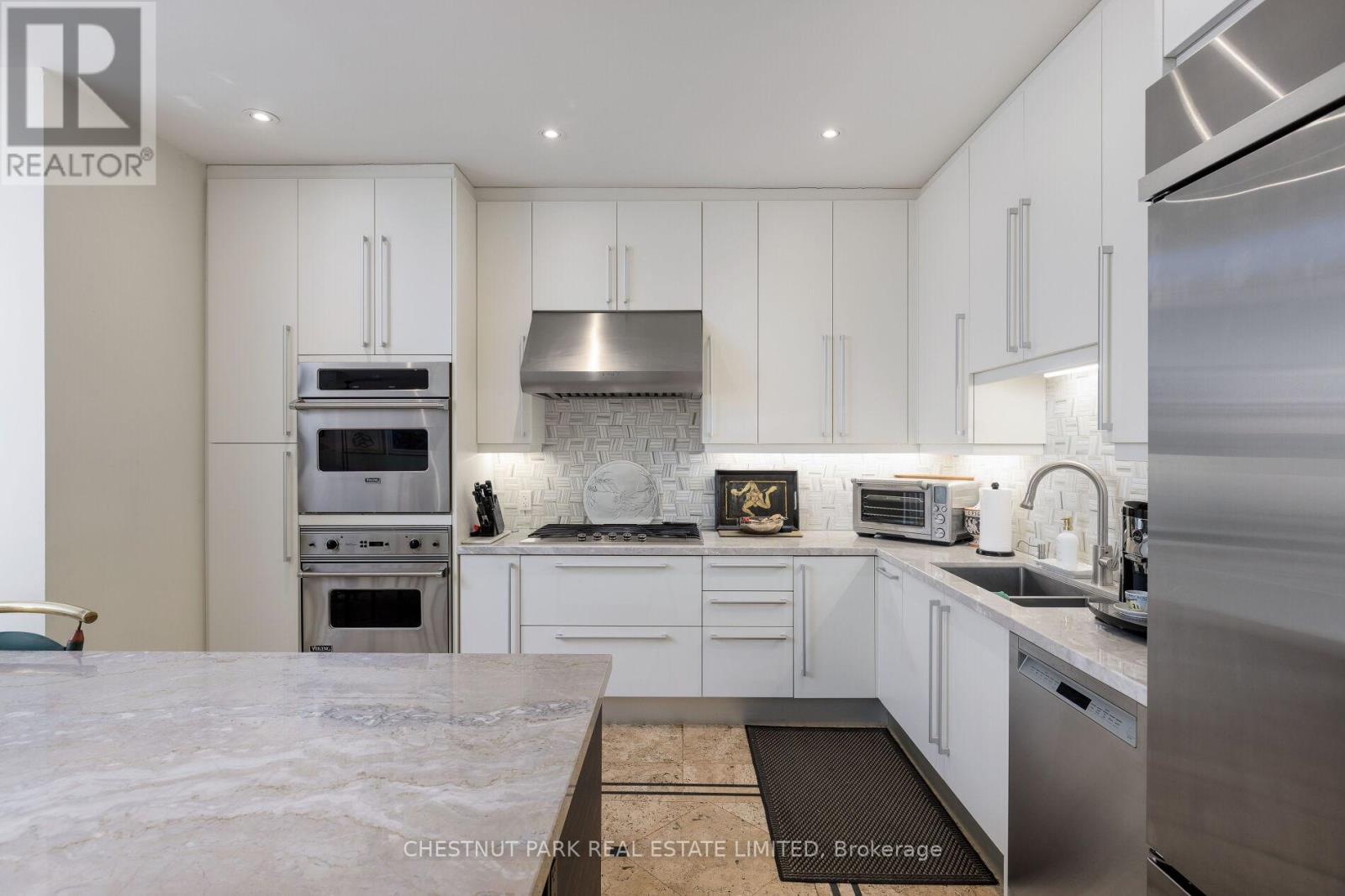 386 PALMERSTON BOULEVARD - 14