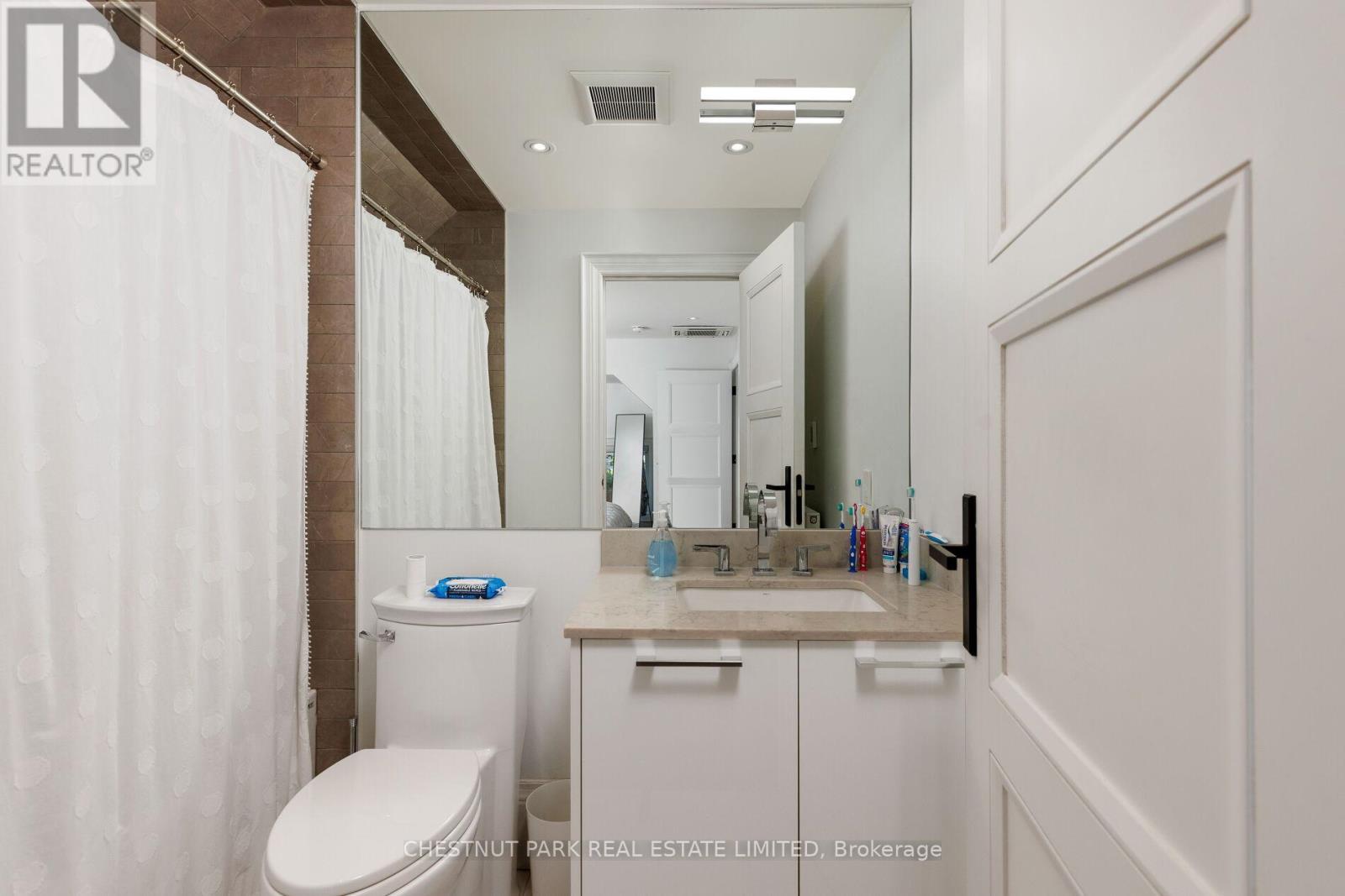 386 PALMERSTON BOULEVARD - 31